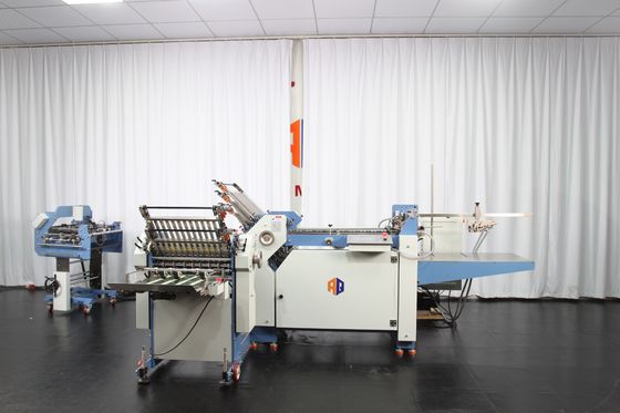 prova antiderrapante de dobramento de papel resistente do desgaste da máquina 380V com a roda da sução de três furos
