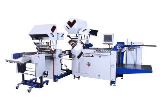 Máquina industrial de dobrar folhetos de papel de grande formato com unidade de dobragem transversal para inserção